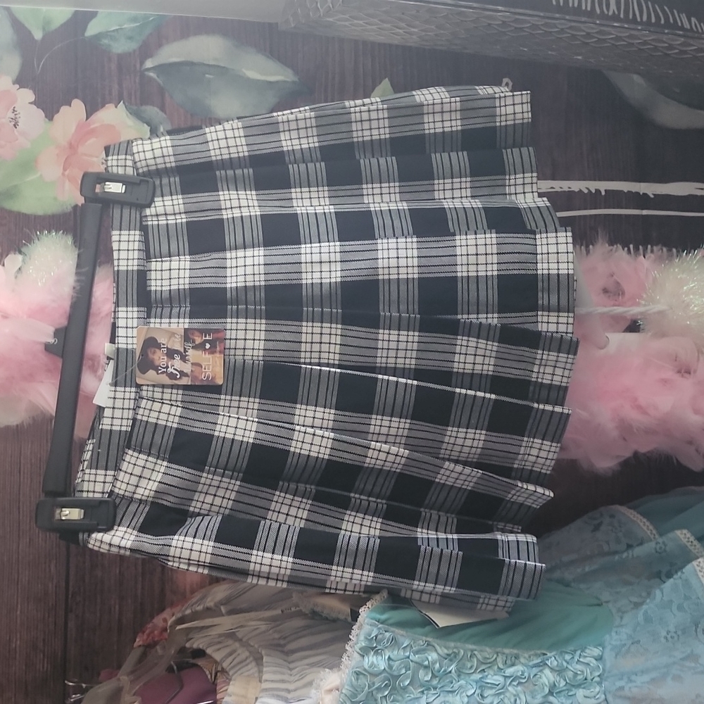 Heritage pleaded skirt size small brand new..